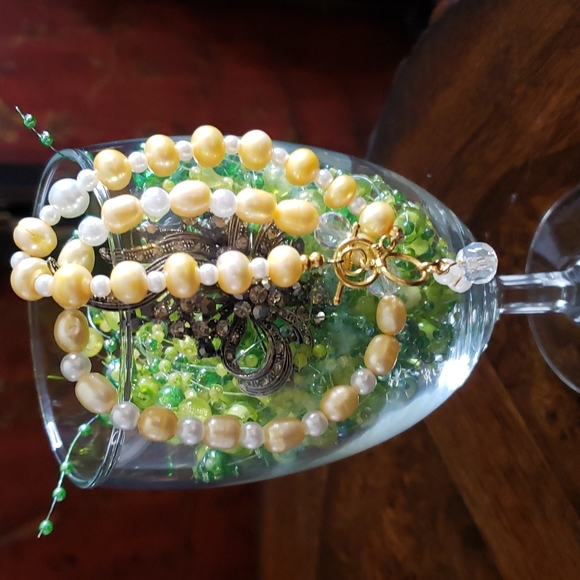 Bracelets - Picture 1 of 1